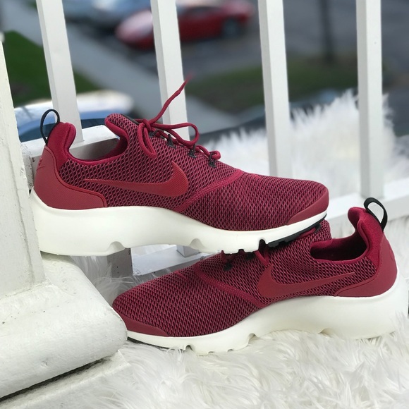 NWT Nike Air Presto Fly SE Noble Red WMNS - Picture 3 of 7